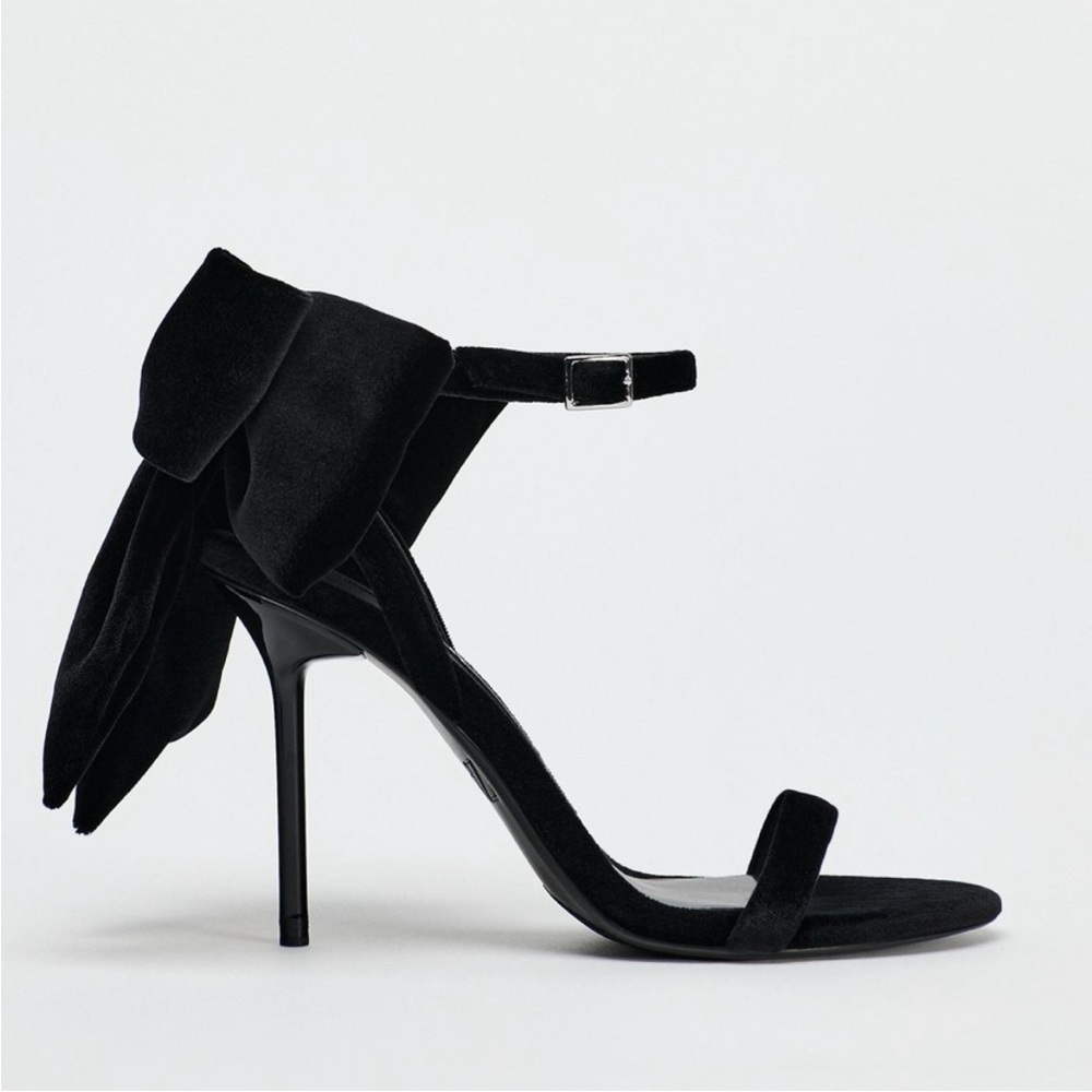 Zara Black velvet Ankle Strap Heels sandals with Bow - Picture 5 of 16